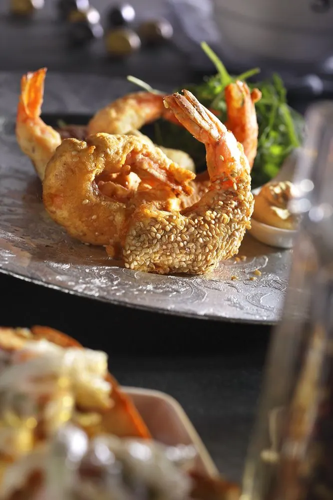 Gastronomía — camarones empanizados en ajonjolí